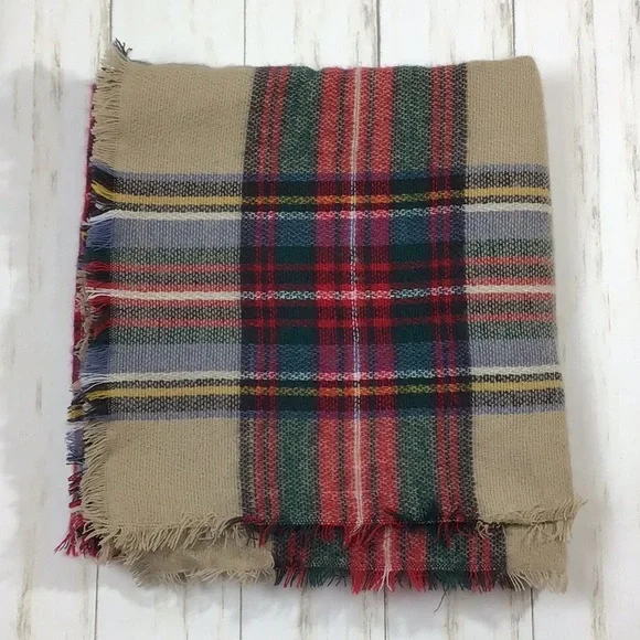 Classic Plaid Blanket Scarf - Picture 4 of 5